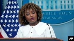 Juru bicara Gedung Putih Karine Jean-Pierre berbicara dalam konferensi pers harian di Gedung Putih, Washington, pada 12 Agustus 2024. (Foto: AP/Susan Walsh)