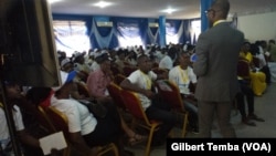 Des participants aux journées de réflexion sur la migration illégale au Nigéria à Abuja, le 7 mai 2019. (VOA/Gilbert Temba) 