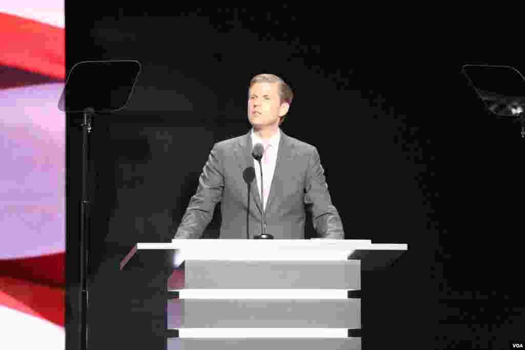 Donald Trump&#39;s son Eric delivers a speech at the Republican National Convention in Cleveland, Ohio, July 20, 2016. (Photo: A. Shaker / VOA)