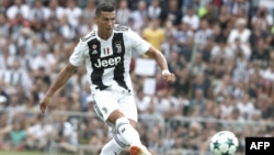 Cristiano Ronaldo, marque un but lors du match opposant la Juventus A et la Juventus B, Itlaie, le 12 août 2018 