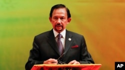 Quốc Vương Brunei Hassanal Bolkiah ca ngợi bộ luật hình sự mới là một 'thành quả lớn'.