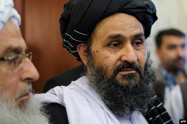 طالبان کے سیاسی شعبے کے رہنما عبدالغنی برادر، جنہوں نے دوحہ میں امریکہ کے ساتھ امن معاہدے پر دستخط کیے تھے۔