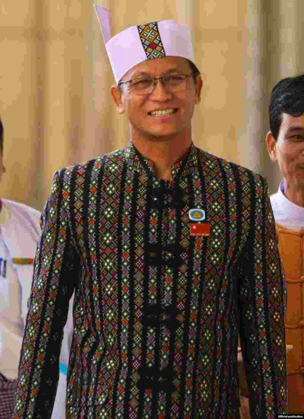 ခ်င္းျပည္နယ္ မဲဆႏၵနယ္အမွတ္ (၃)မွ ဦးဟင္နရီဗန္ထီးယူ မဲအႏုိင္ရ