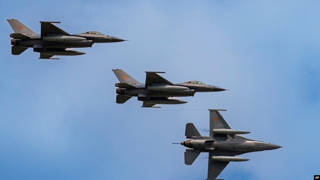 "F-16" qiruvchi samolyotlari