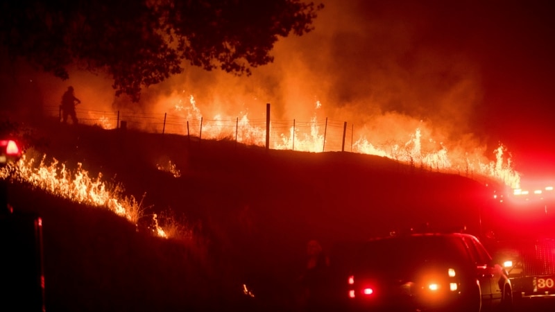 California Blaze Threatens 1,500 Structures Near Yosemite