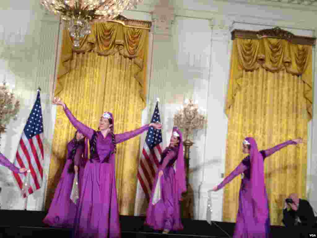 مراسم نوروز در کاخ سفید واشنگتن- رقص سنتی 