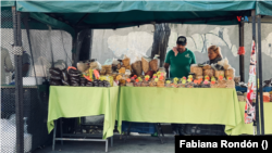 Comerciantes venezolanos aseguran que la situación cambiaria mermó la llegada de clientes. [Fotografía: Fabiana Rondón]