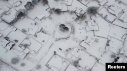 Pogled iz zraka na zgrade tokom mećave u Buffalu, 26. decembar 2022.