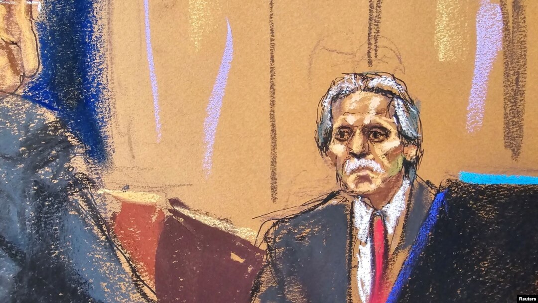 El exeditor del National Enquirer David Pecker durante su tercera jornada de testimonio en el proceso penal del expresidente Donald Trump en Nueva York, EEUU, el 26 de abril de 2026.