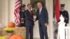 Presiden Joko Widodo bersama Wakil Presiden AS Joe Biden di tempat tinggal Biden di Washington, DC (27/10), sebelum dijamu makan siang. (VOA Indonesia)