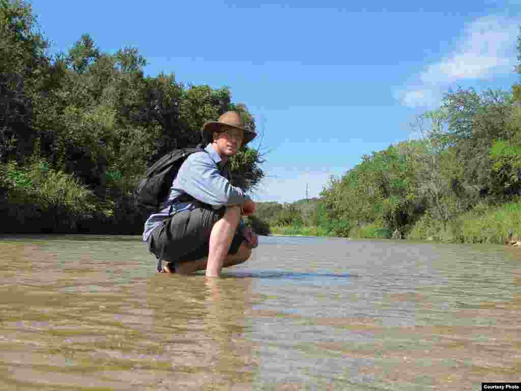 Peter Falkingham on the Paluxy River, Texas. (Peter Falkingham)