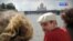 La imagen de Snowden en Rusia, con la Catedral de Cristo Salvador en el horizonte, fue tomada en el pasado mes de septiembre, pero dada a conocer recién el 1º de noviembre.