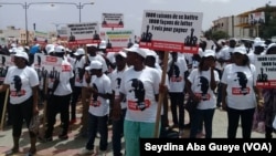 Mobilisation des jeunes de la coalition Manko Taxawu Sénégal, à Dakar, 13 juillet 2017. (VOA/Seydina Aba Gueye)