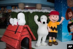 Karakter Peanuts tampil di acara pemutaran perdana "The Peanuts Movie" di London belum lama ini