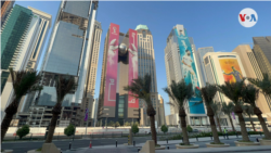 Doha, capital de Qatar, es la sede de la Copa Mundial de Fútbol 2022, lo que se refleja en sus calles y edificios. [Foto: Celia Mendoza]