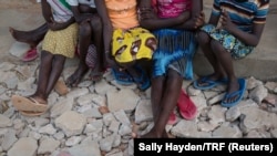 Ces petites filles se sont réfugiées à l'école primaire de Kalas pour ne pas subir des MGF et être mariées, Ouganda, 31 janvier 2018.