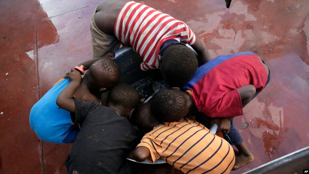 Ino foto, ni ifoto ngereranyo. Si iy'abana bo mu Burundi. 