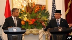 Obama Recebido Efusivamente na Indonésia
