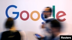 谷歌的標誌出現在巴黎的一場科技公司峰會上。(2018年5月25日) 