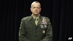 Ðại Tướng John Allen, Tư lệnh các lực lượng Hoa Kỳ tại Afghanistan.