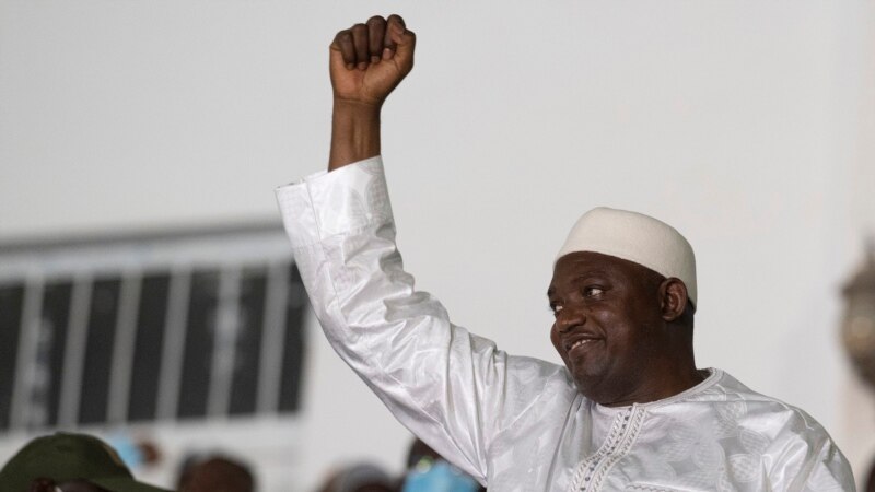 Gambie: le sortant Barrow proclamé vainqueur de la présidentielle