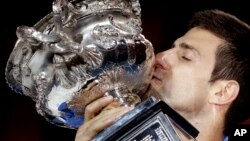 Australian Open အမျိုးသား tennis မှာ အနိုင်ရသွားသူ ဆာဗီးယားနိုင်ငံကိုယ်စားပြု Novak Djokovic 