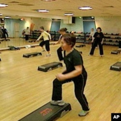 A combination of aerobics and weights works best for people with Type 2 diabetes.