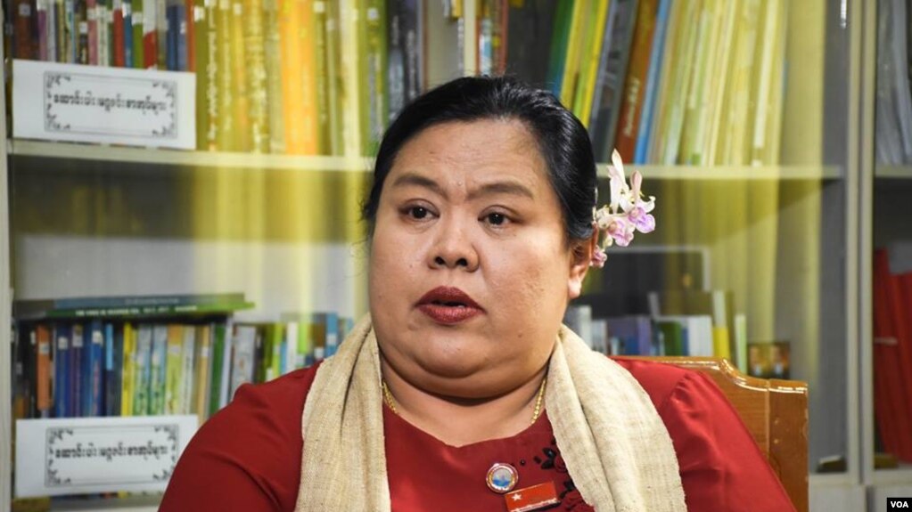 တနသၤာရီတုိင္းေဒသႀကီး ဝန္ႀကီးခ်ဳပ္ ေဒါက္တာေဒၚလဲ႔လဲ႔ေမာ္