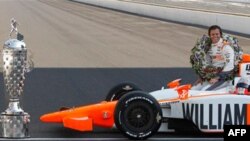 Dan Wheldon 30 Mayıs'ta Indianapolis'teki yarışta