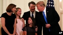 Brett Kavanaugh et sa famille en compagnie de Donald Trump, la Maison Blanche, Washington, le 9 juillet 2018. 