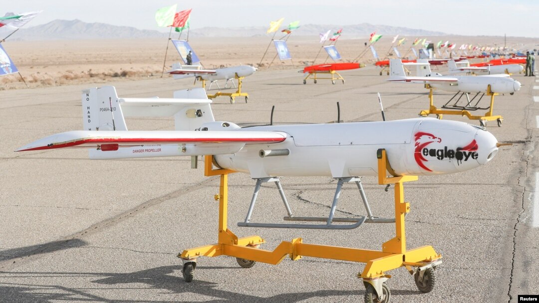 Drone dalam latihan tempur drone skala besar Army of the Islamic Republic of Iran, di Semnan, Iran 4 Januari 2021. (Iranian Army / WANA (West Asia News Agency) / Handout via REUTERS