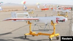 Drone dalam latihan tempur drone skala besar Army of the Islamic Republic of Iran, di Semnan, Iran 4 Januari 2021. (Iranian Army / WANA (West Asia News Agency) / Handout via REUTERS