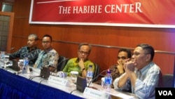 Diskusi hari Rabu (30/4) yang diadakan The Habibie Center di Jakarta menyoroti masalah sulitnya membangun koalisi menjelang Pilpres 9 Juli 2014 (foto: VOA/Iris Gera). 