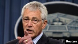 Menteri Pertahanan Amerika, Chuck Hagel. Hagel mengatakan tentara Afghanistan membuat banyak kemajuan tetapi mereka masih membutuhkan bantuan.