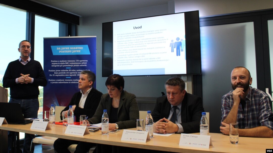 Mervan Miraščija, Bojan Kovačević, Aleksandra Martinović, Aleksandar Draganić i Ermin Zatega predstavljaju istraživanje o oblasti javnih nabavki