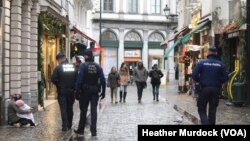 布鲁塞尔平时游客众多的街道，在高度警戒下，变得冷冷清清（2015年11月24日）