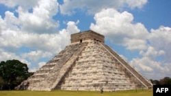 Kim tự tháp Chichén Itzá ở Mexico