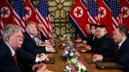 Ông Trump nói ông không bàn về giảm tập trận với ông Kim