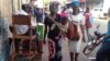 Vendedeiras ambulantes em Sofala, Moçambique