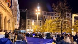 Diáspora nicaragüense se manifiesta en Zaragoza, España, para protestar contra las elecciones del país centroamericano, el 7 de noviembre de 2021.