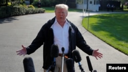 El presidente Donald Trump habló con los periodistas en la Casa Blanca el miércoles, 19 de septiembre de 2018, antes de viajar a Carolina del Norte.