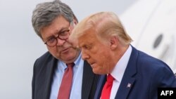UMongameli Donald Trump loMnu. William Barr.