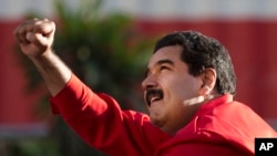 El presidente venezolano Nicolás Maduro, al igual que el anterior presidente Hugo Chávez, acostumbran criticar a empresas extranjeras y hacer acusaciones contra ellas. Foto Dic. 1, 2015.