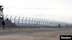 A general view shows the Natanz uranium enrichment facility in Natanz, south of Tehran, March 9, 2006. 