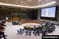 지난 11일 뉴욕 유엔본부에서 열린 안보리 북한 인권 회의에서 자이드 라아드 알후세인 유엔 인권최고대표가 화상희외로 북한의 열악한 인권 상황에 대해 보고하고 있다.