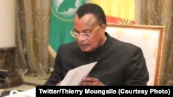 Président Denis Sassou N'Guesso na ndako ya mosala na ye na Brazzaville, 23 juillet 2020. (Twitter/Thierry Moungalla)