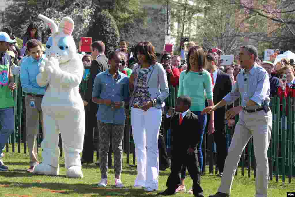 Los Obama incentivaron a los ni&ntilde;os a practicar una vida saludable durante la celebraci&oacute;n del Lunes de Pascua en la Casa Blanca.