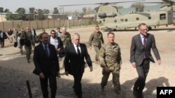 Jim Mattis, 2è à gauche, Kaboul, Afghanistan, le 7 septembre 2018. 