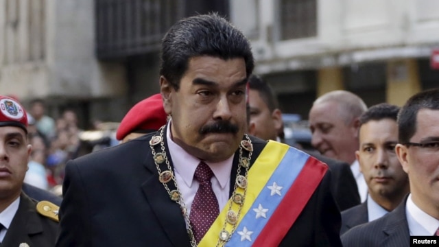 El presidente de Venezuela, Nicolás Maduro, dice que tiene pruebas de plan desestabilizador dirigido por el Comando Sur .