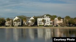 Along Charleston's Waterfront (Zeljka Brannigan/VOA)